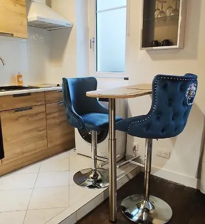 Luxueux Studio Au Centre De 17 Eme * Paris